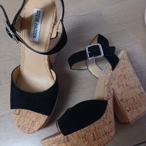 Steve Madden "JESS" Black and Tan Platform Sandals